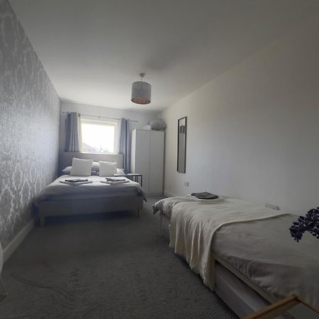 2 Bedroom Near Ocean Village Marina Port Apartment Southampton Exterior photo